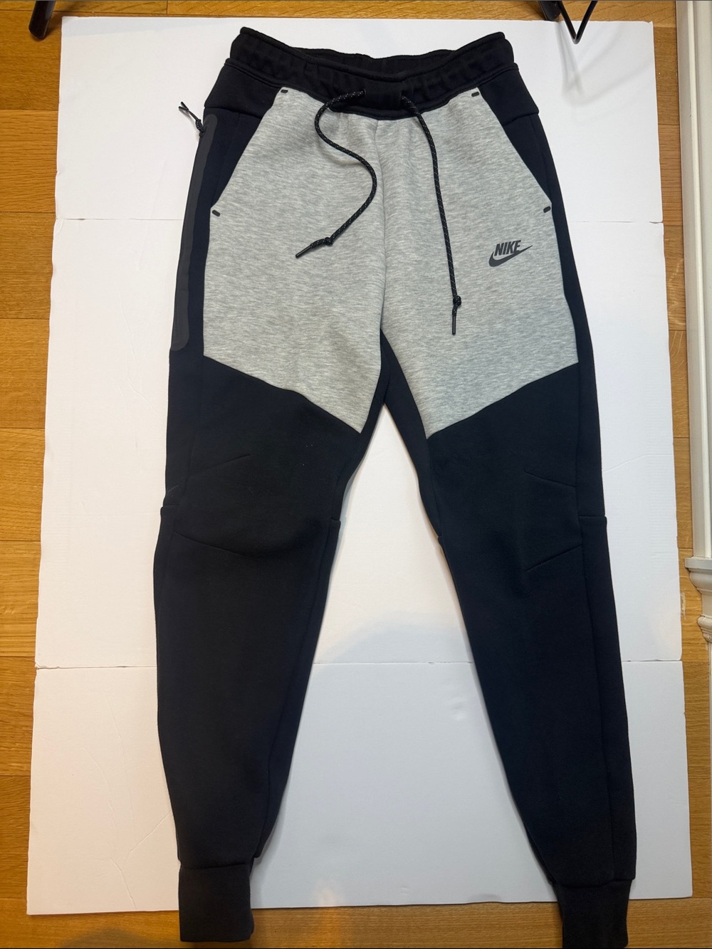 Nike Black & Gray Colorblock Kids Joggers